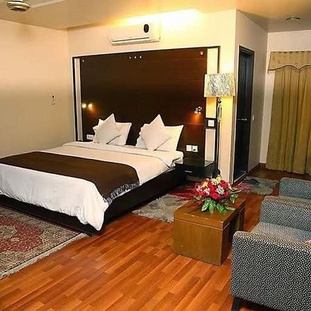 Hira Guest House Karachi Luaran gambar