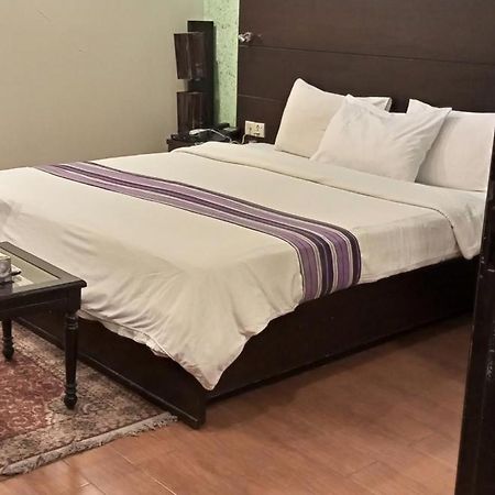 Hira Guest House Karachi Luaran gambar