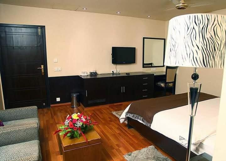 Hira Guest House Karachi Luaran gambar