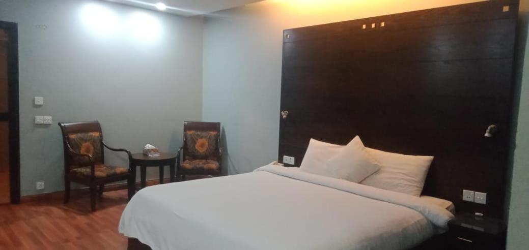 Hira Guest House Karachi Luaran gambar
