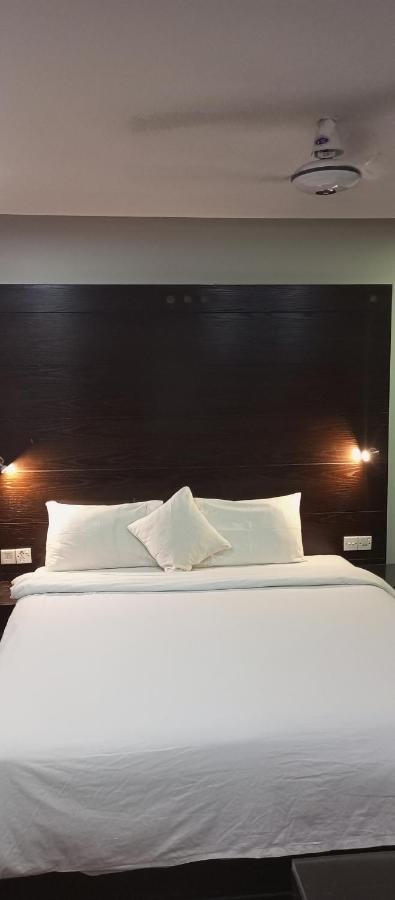 Hira Guest House Karachi Luaran gambar