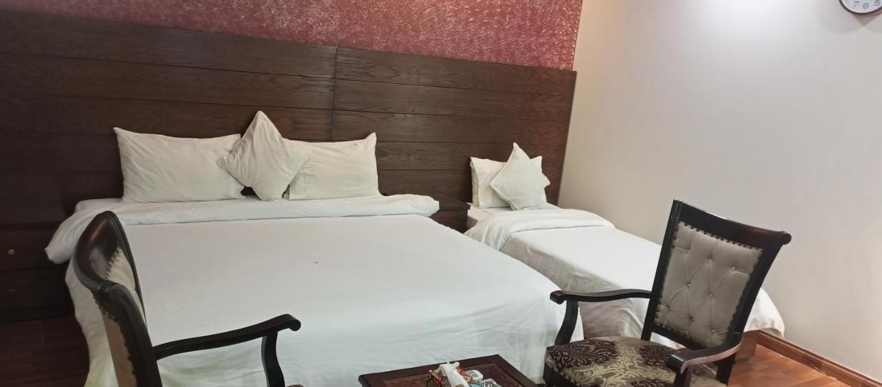 Hira Guest House Karachi Luaran gambar