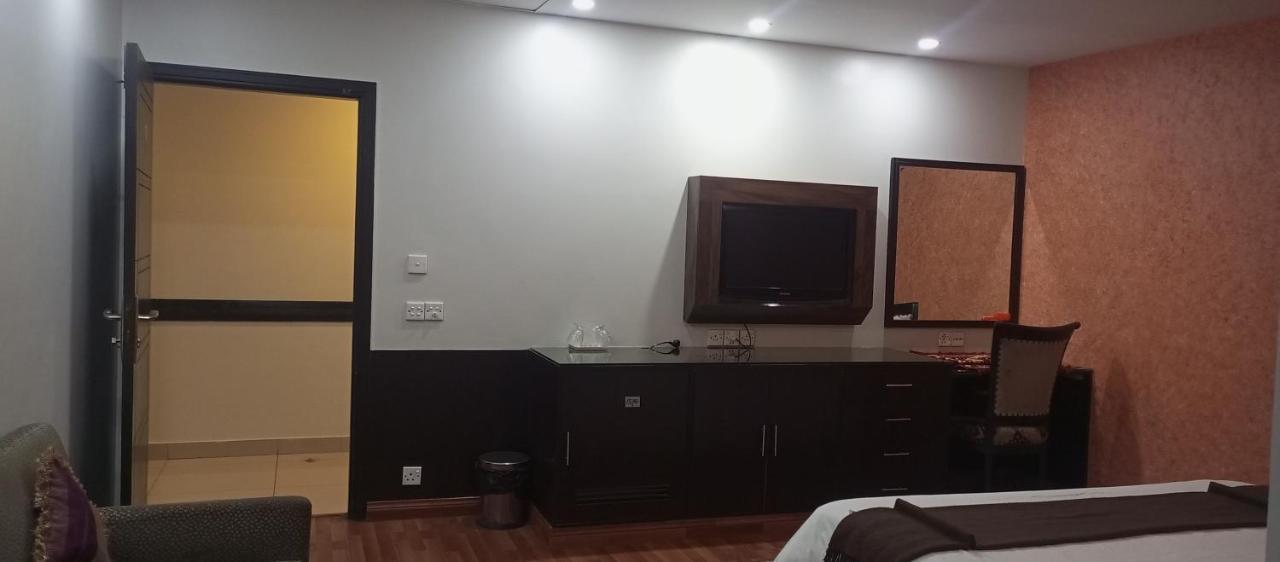 Hira Guest House Karachi Luaran gambar