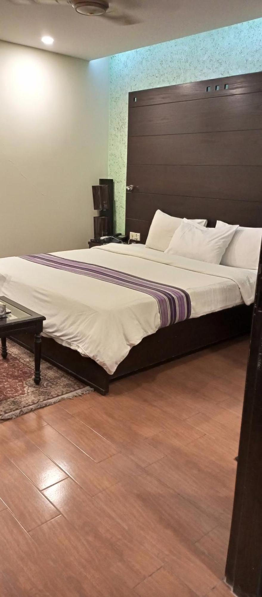 Hira Guest House Karachi Luaran gambar